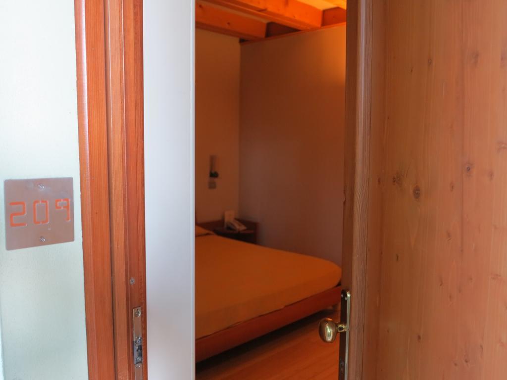 Hotel Della Torre 1850 Ponte San Marco Δωμάτιο φωτογραφία